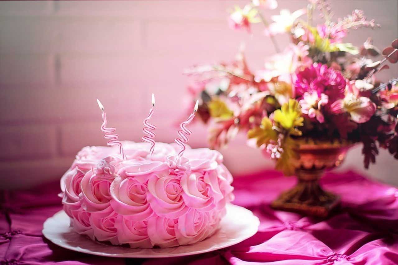 Cakes with Flower Combination