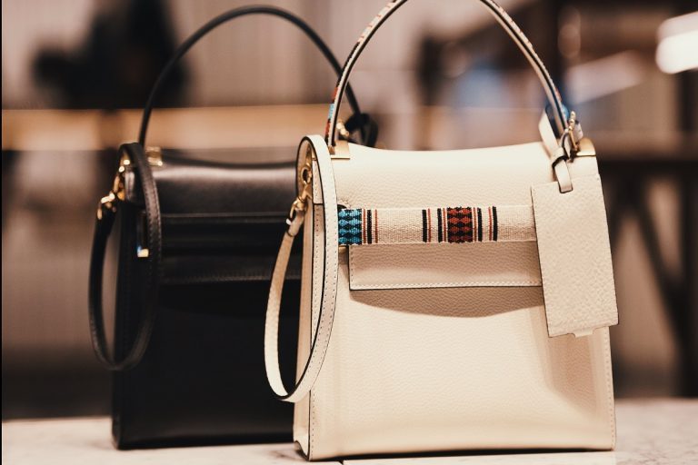 The market of Fake Designer Handbags