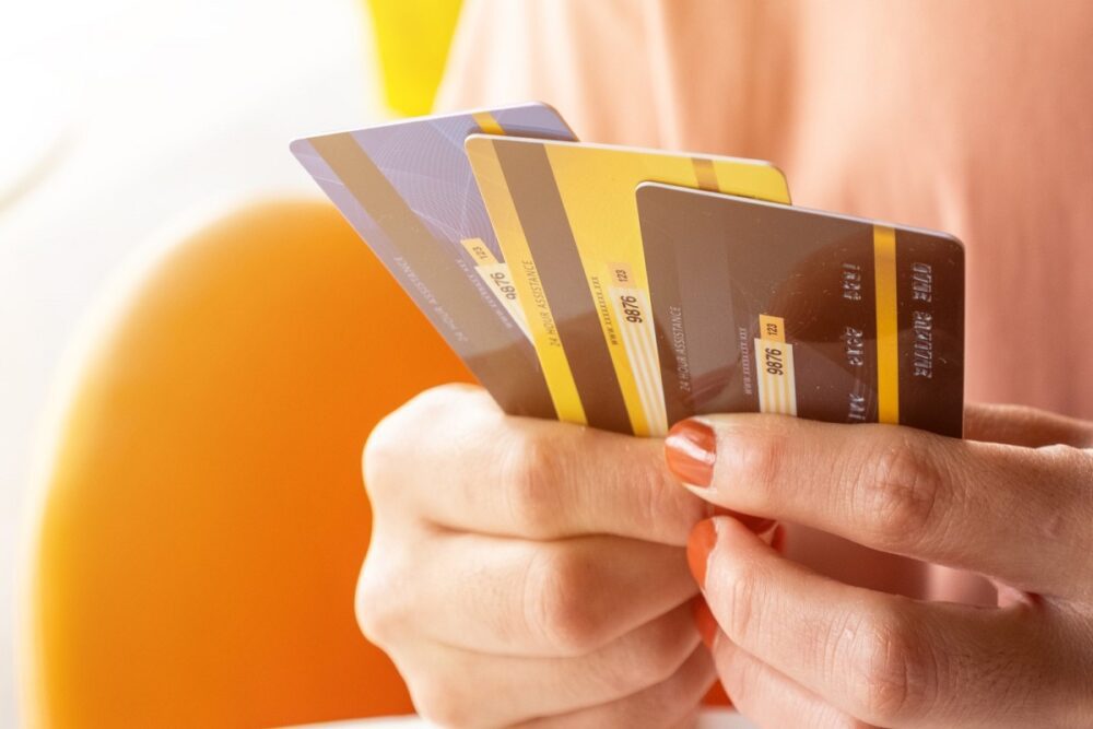Charge Cards vs. Credit Cards