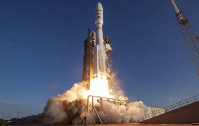 Amazon rockets for satellite deployment