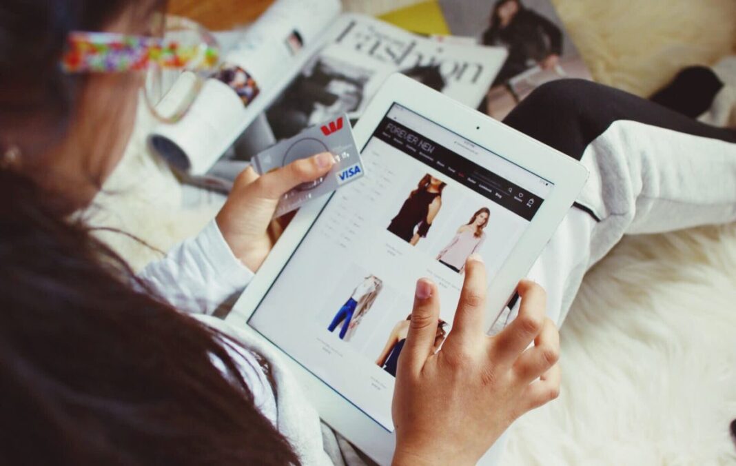 Your Guide to Shopping for Clothes Online  Editorialge