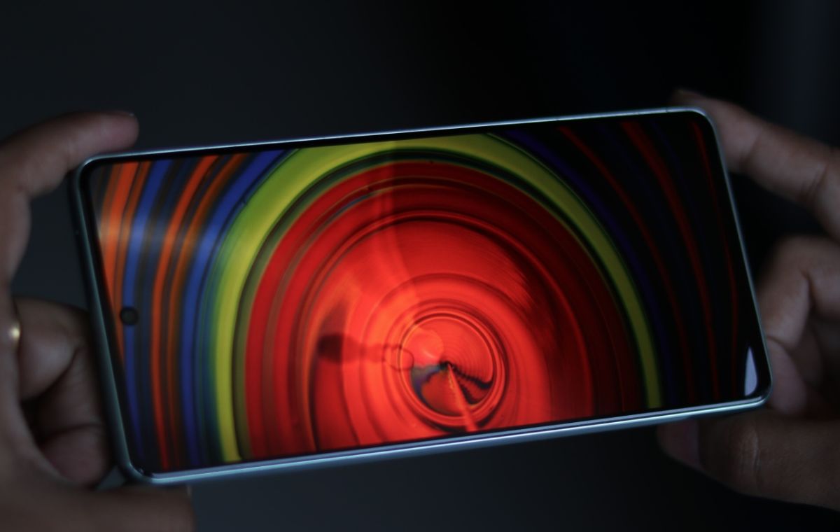 Samsung Galaxy A73 5G Display