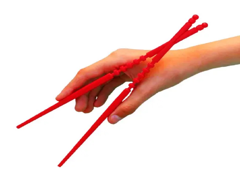 The crossover method Hold Chopsticks