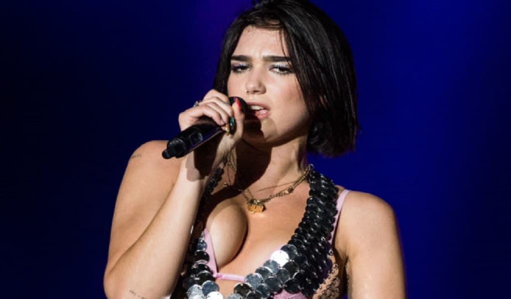 Dua Lipa 