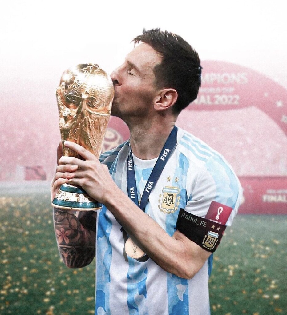 Lionel Messi with FIFA World Cup Trophy in 2022