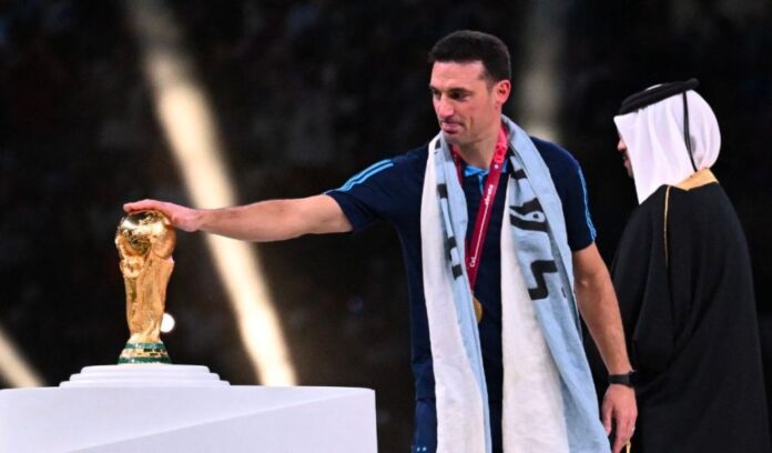 Lionel Scaloni Touches FIFA World Cup 2022 Trophy