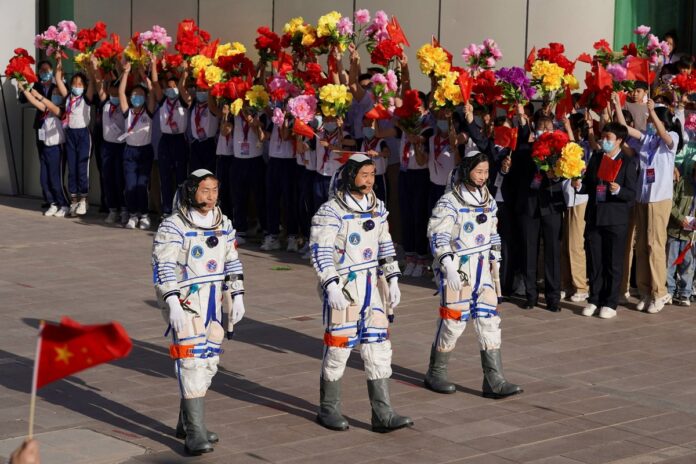 China Launched Three Astronauts in Space Station