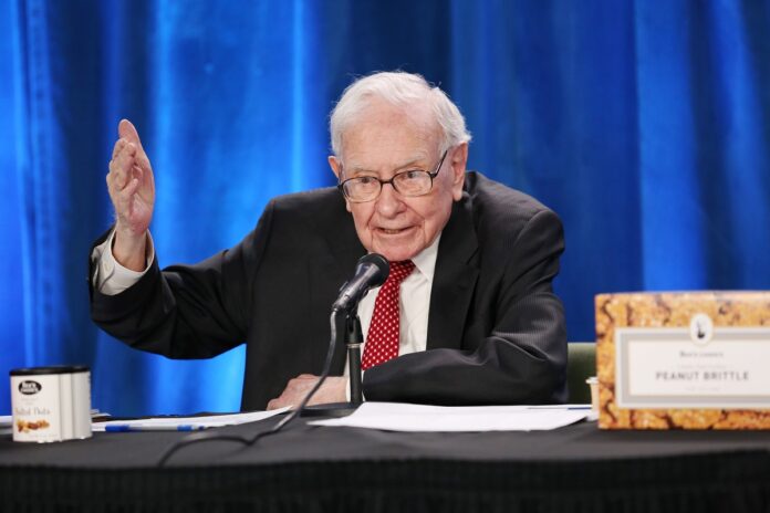 Warren Buffett Shares key Investment Lessons