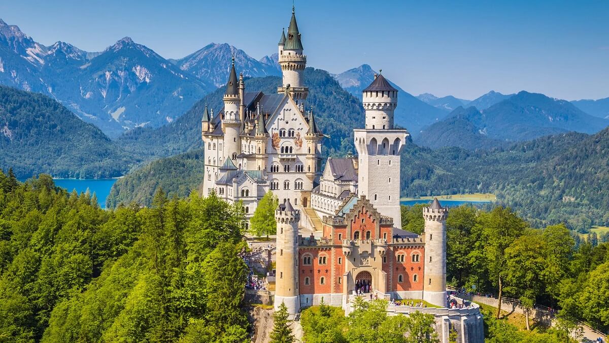 World’s Most Beautiful Castles