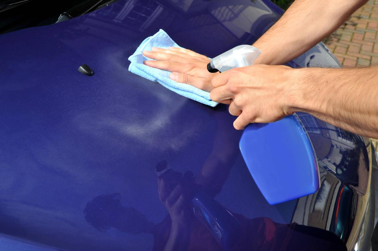 applying car polish