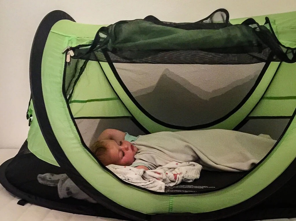 KidCo PeaPod Portable Toddler Travel Bed