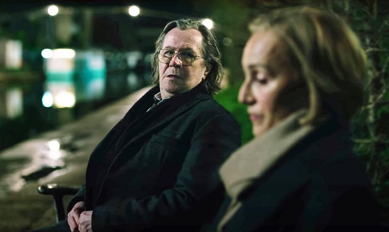 Gary Oldman and Kristin Scott Thomas in a scene from the (C)Apple TV+ new series : Slow Horses (2022)