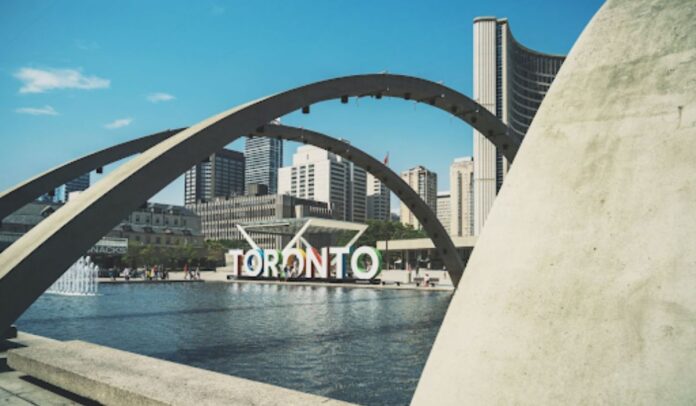 Best Areas to Buy Airbnb in Toronto