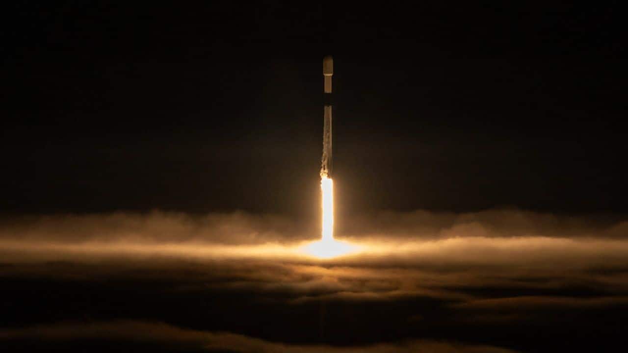 SpaceX Launches 15 Starlink Satellites on Falcon 9 Rocket