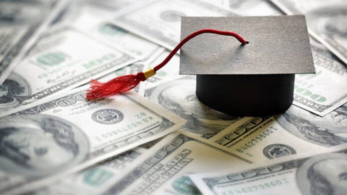 How to Balance Student Loans and Retirement Savings