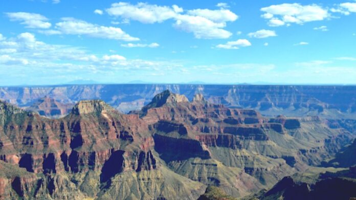 How far is the Grand Canyon from Las Vegas