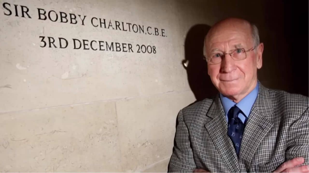 England World Cup Legend Bobby Charlton Manchester United Great Dies Aged 86