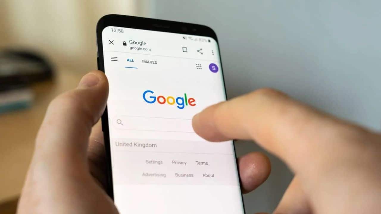 Google Android App Bottom Search Bar Test