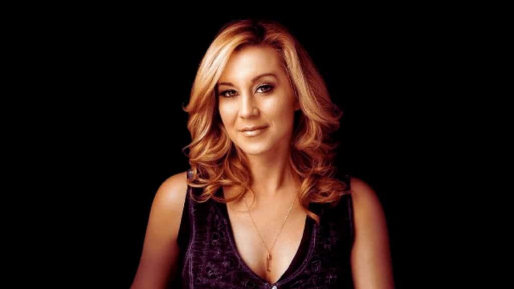 Kellie Pickler's Emotional Stage Comeback