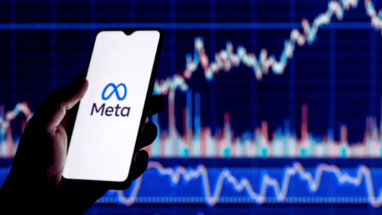 Meta COO Sells $245K in Stock (NASDAQ: META)