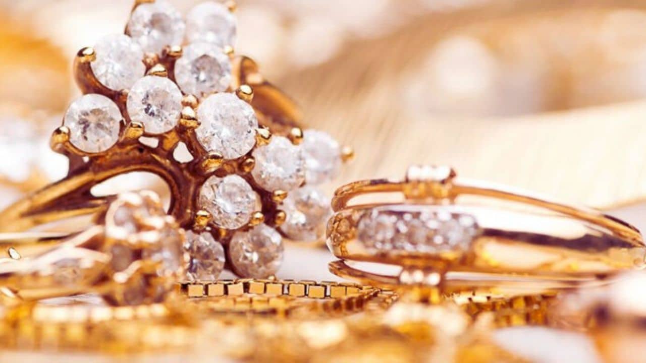 select Innovative and Amazing Diamonds Ornaments