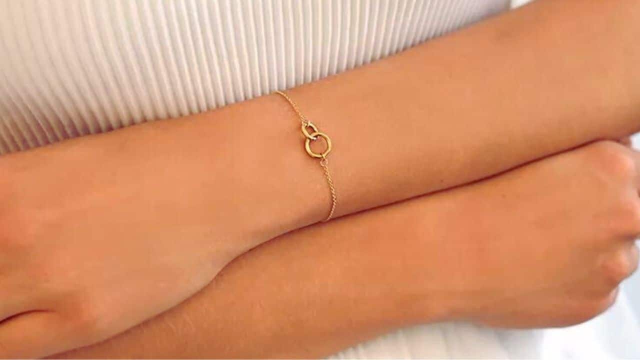 why initial bracelets perfect personalized gifts