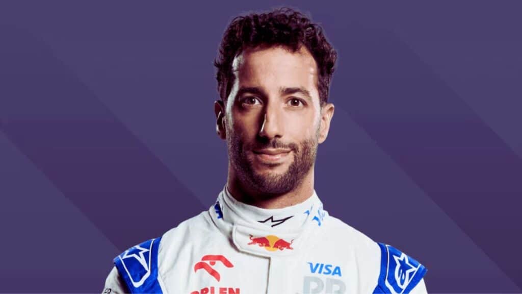 F1 Champion Villeneuve Doubt Ricciardo Future