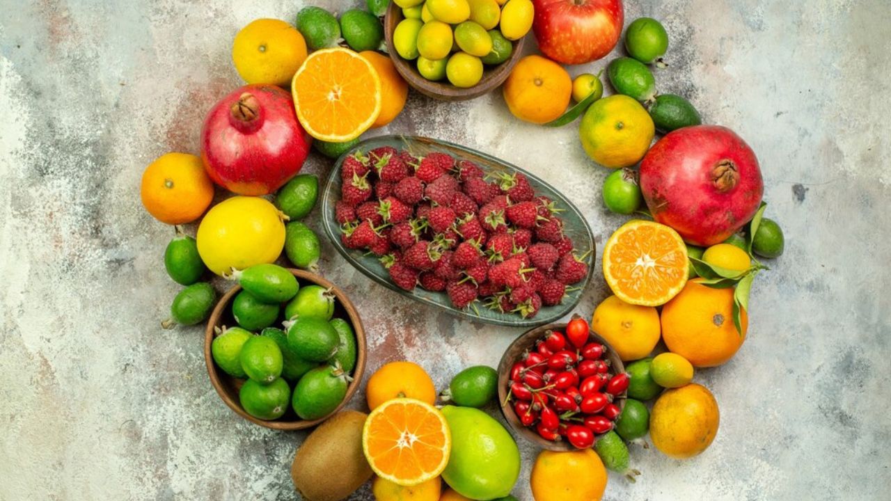 top 10 detoxifying fruits to reduce fullness