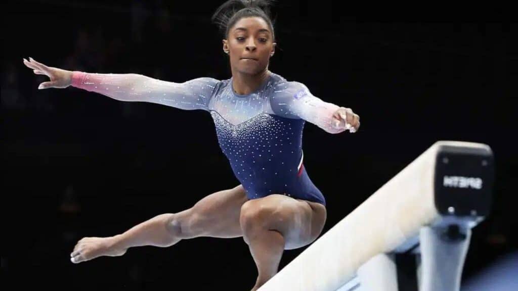 simone biles responds mykayla skinner criticism