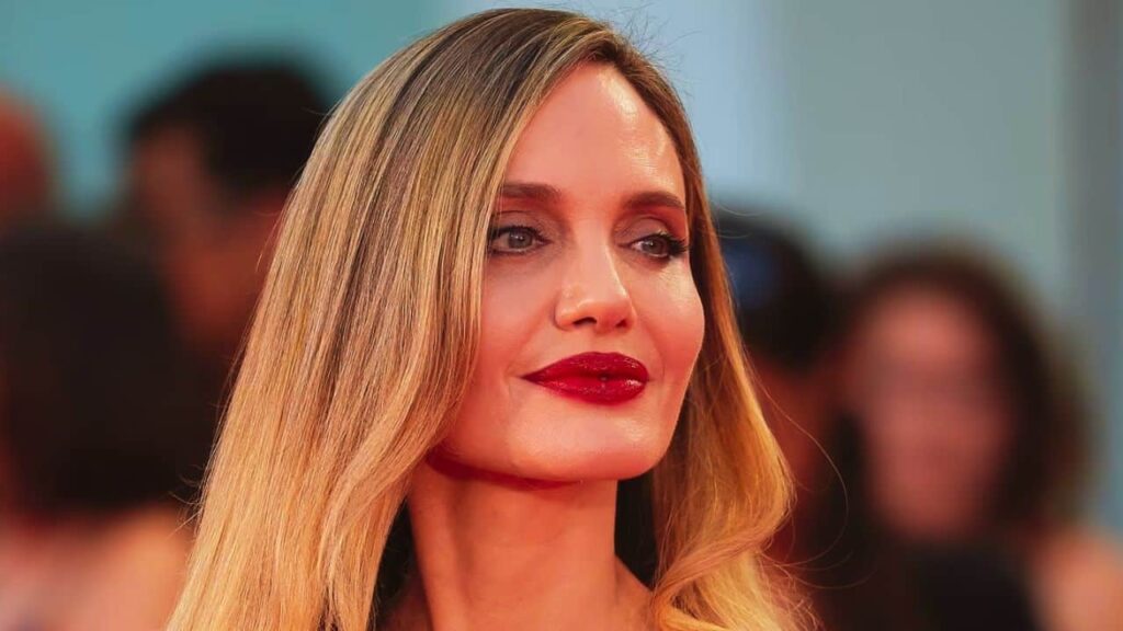 angelina jolie standing ovation telluride maria performance