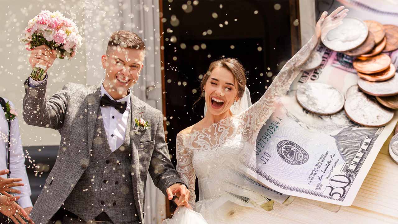  Choose a Simple Wedding Dress
