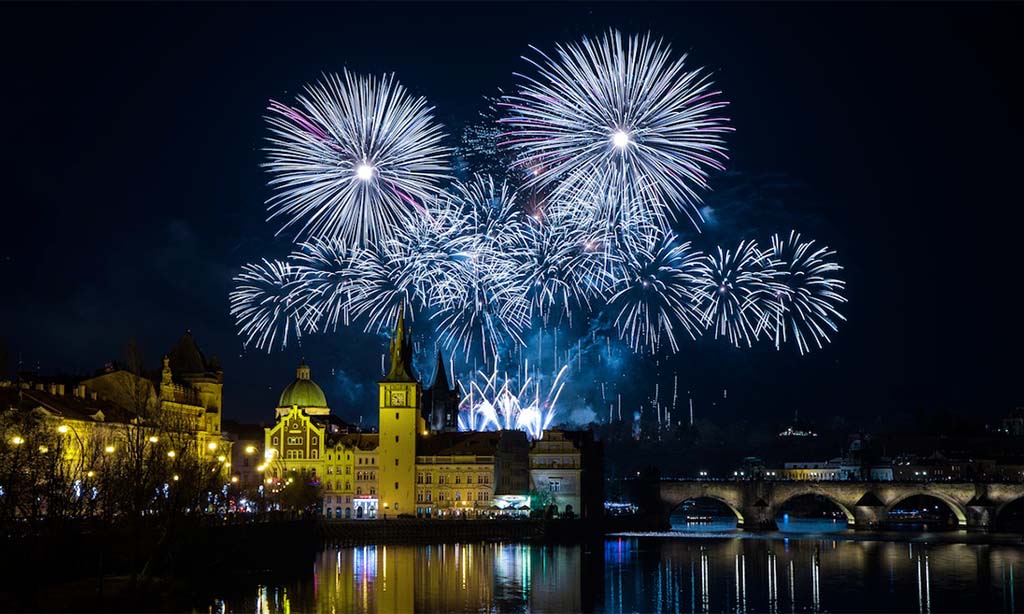 Happy New Year 2025: Unique Customs to Welcome the Year Globally