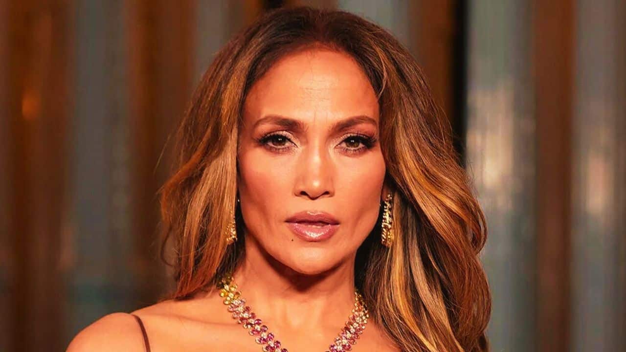 Jennifer Lopez Oversized Festive Cardigan Pre-Christmas Date