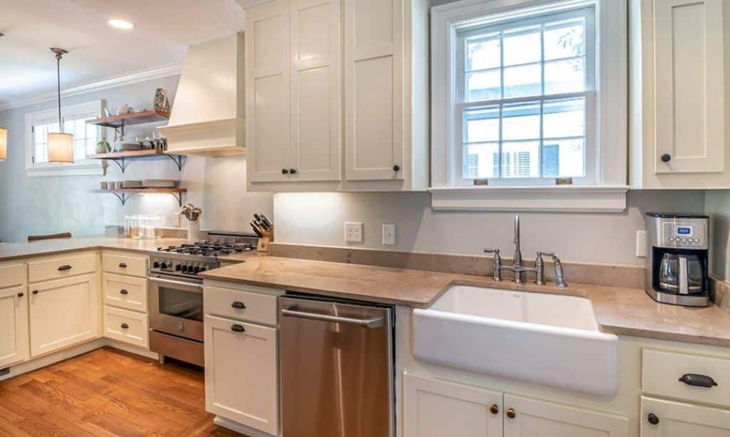 What is a Farmhouse Sink