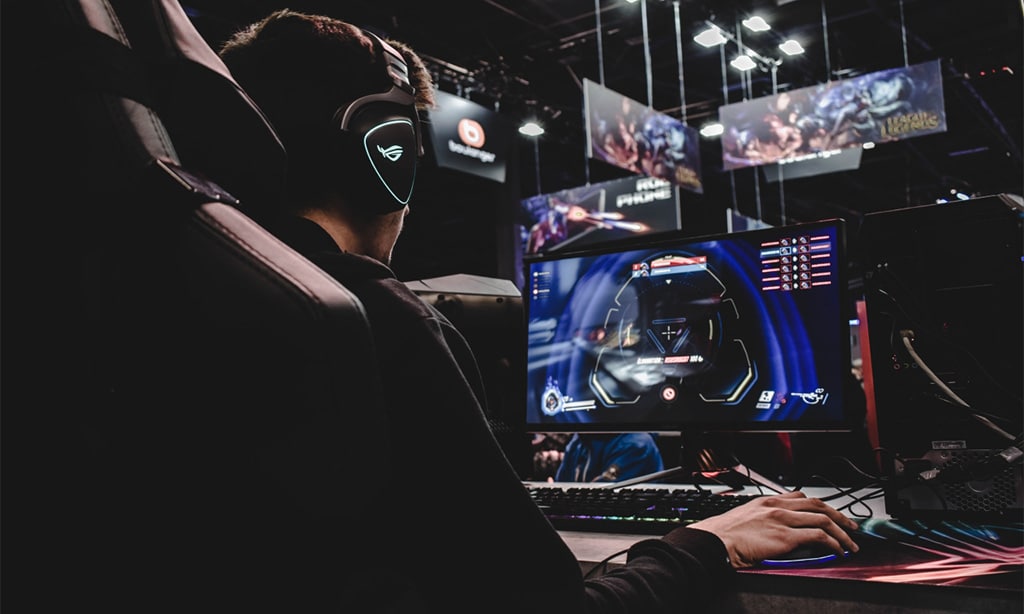 How Action Games Sharpen Visual Attention