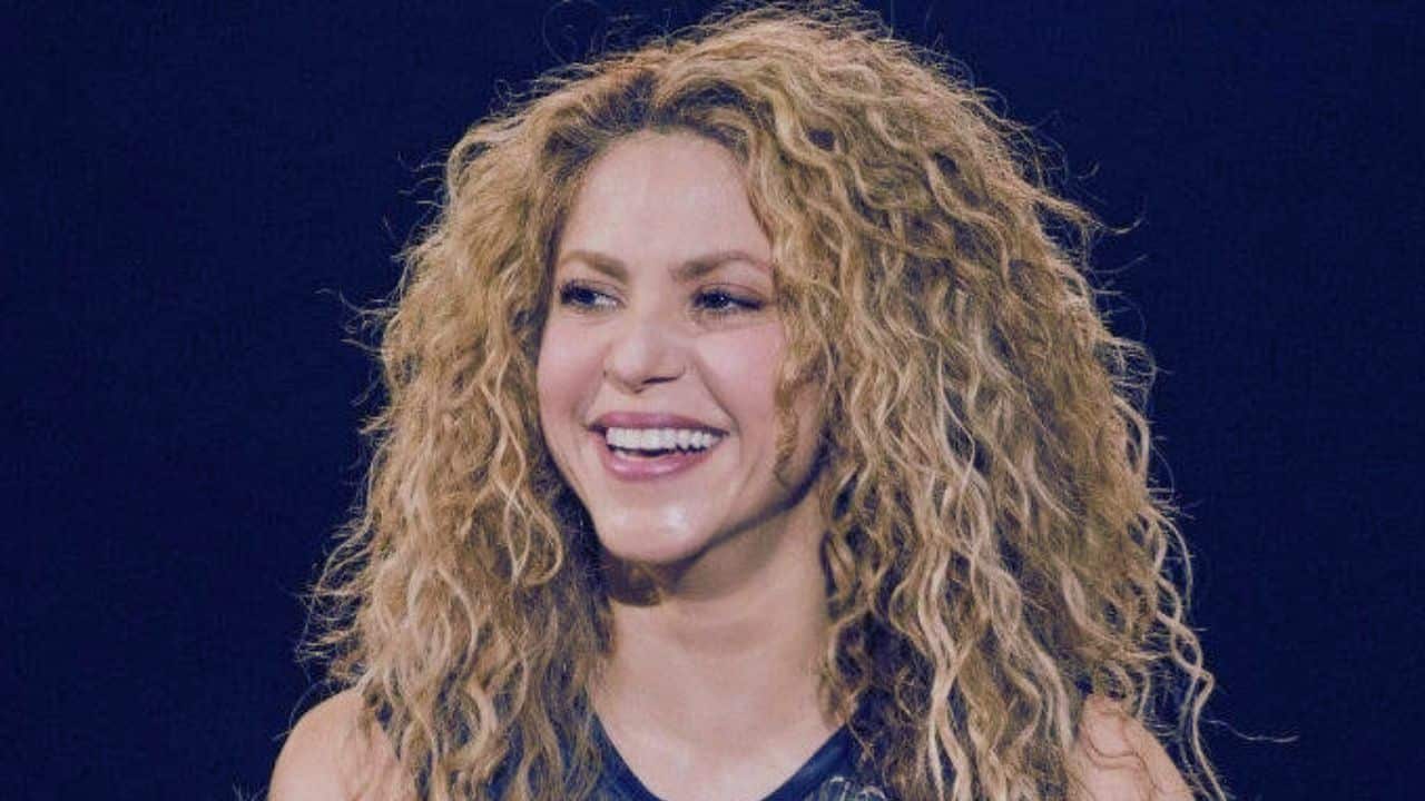 Shakira Hospitalized for Abdominal Issue