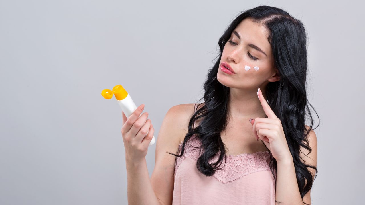 Layer Sunscreen with Makeup