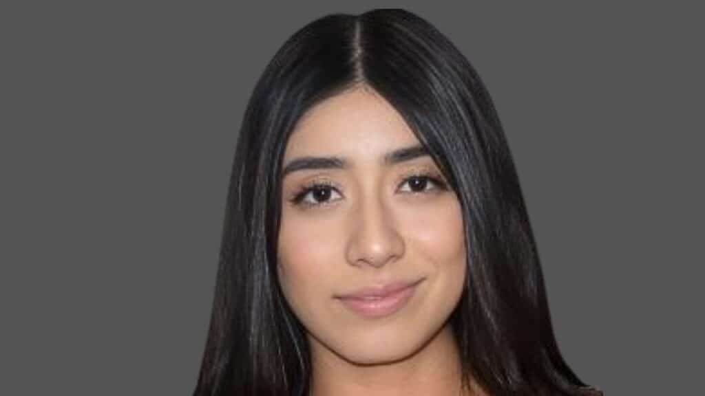 How Tall is Violet Myers