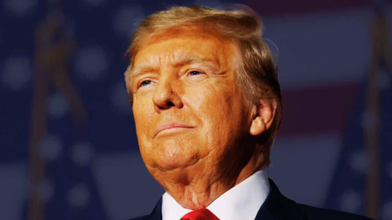 Trump Signs First Federal Crypto Law to Regulate Stablecoins