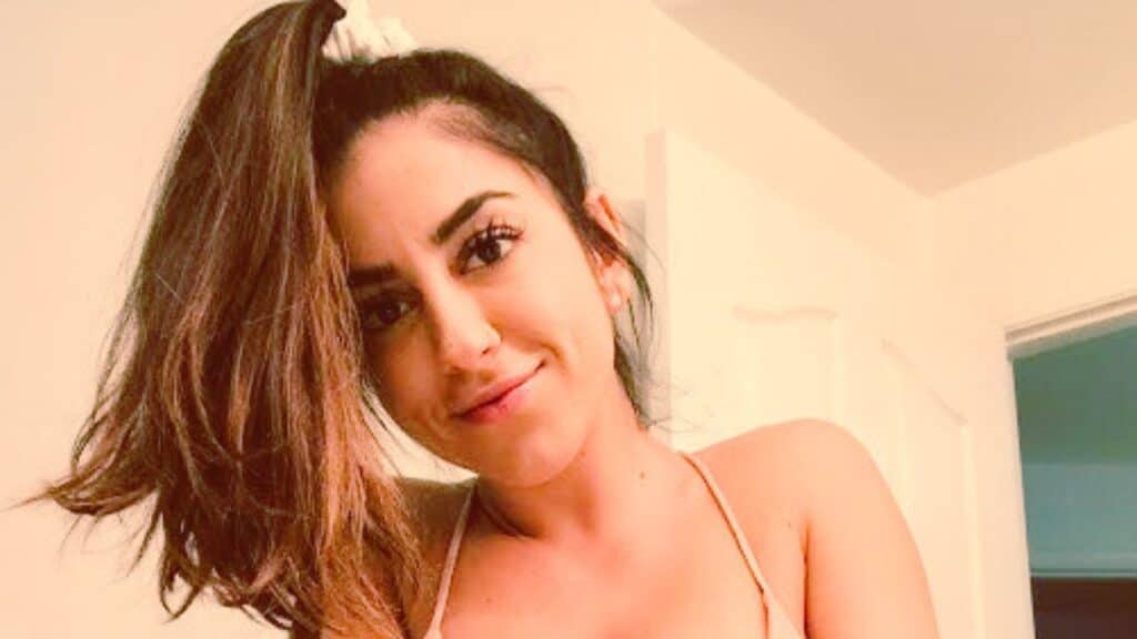 How Tall is Lena The Plug