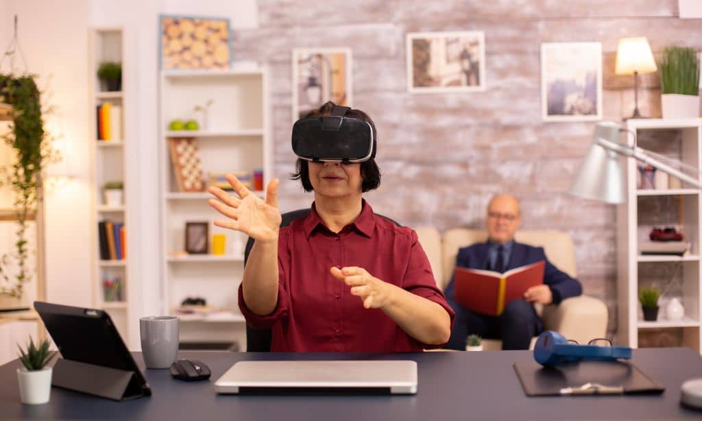 Leveraging AR and VR for Enhanced Customer Interaction