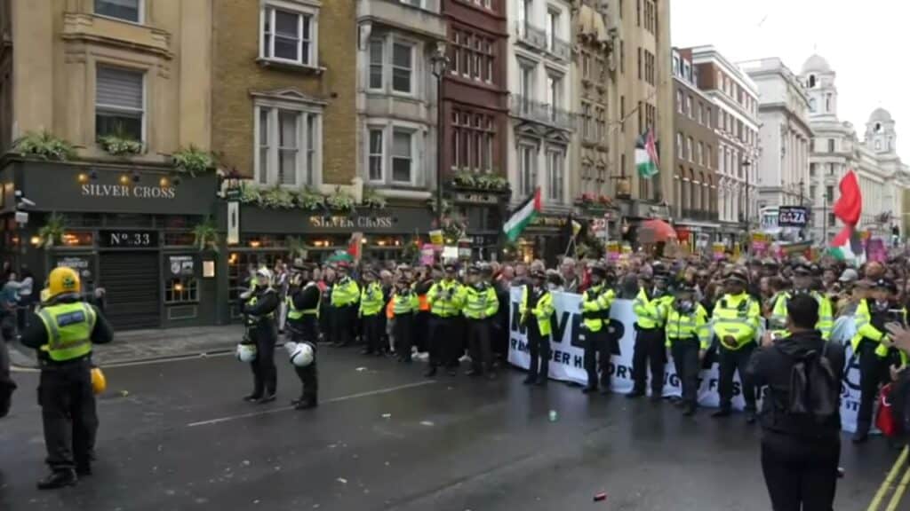 London Anti-Immigration Protests Turn Violent in Police Clashes