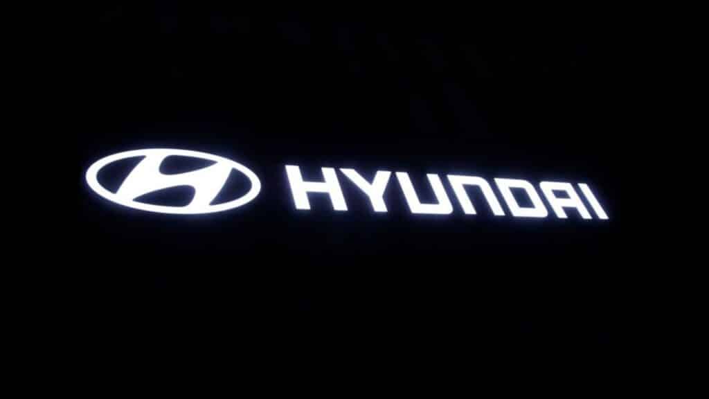 hyundai georgia battery plant ice raid 475 workers arrested