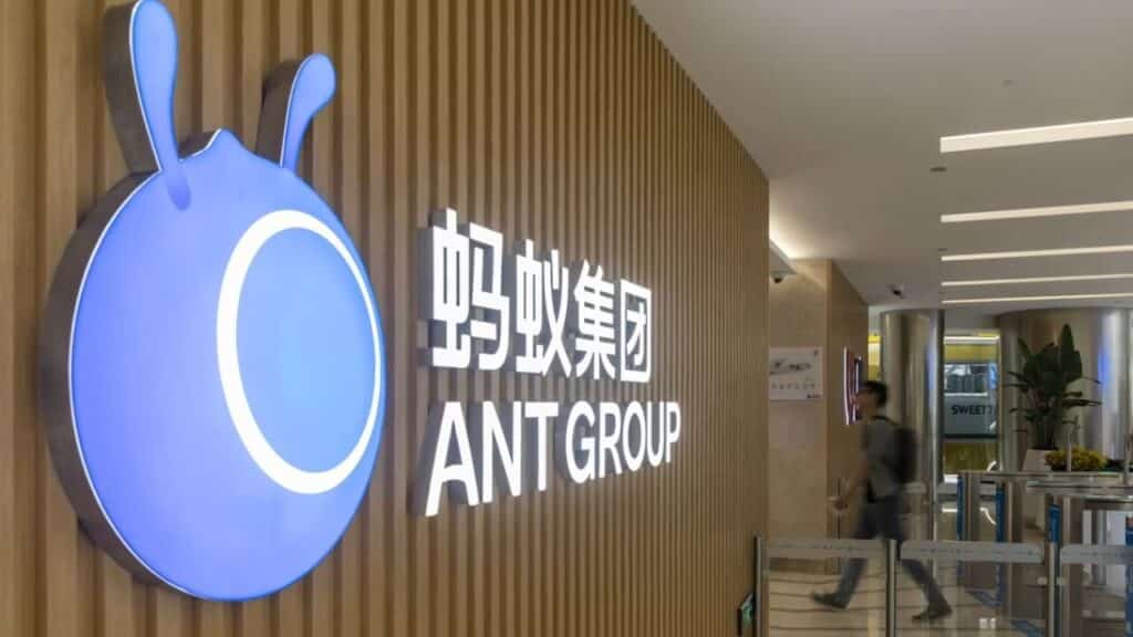 Chinese Tech Giants Suspend Stablecoin Plans Amid Beijing Warning