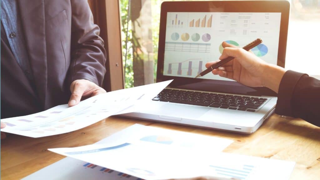 Common Mistakes Teams Make With Outsourced SDRs and Their Fixes