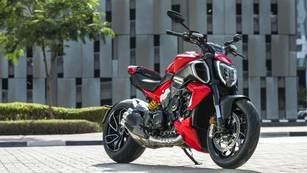 Ducati Diavel V4 Review