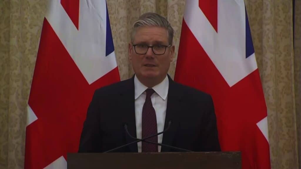 UK Backs Gaza Peace Deal Starmer to Attend Egypt Summit