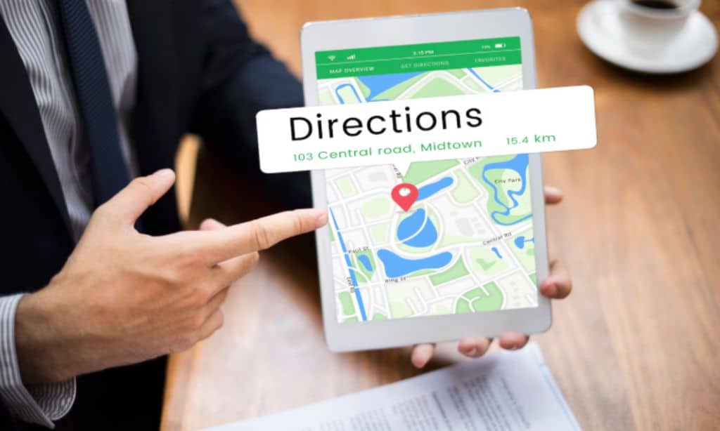 How does Ingress incorporate geolocation into strategic gameplay