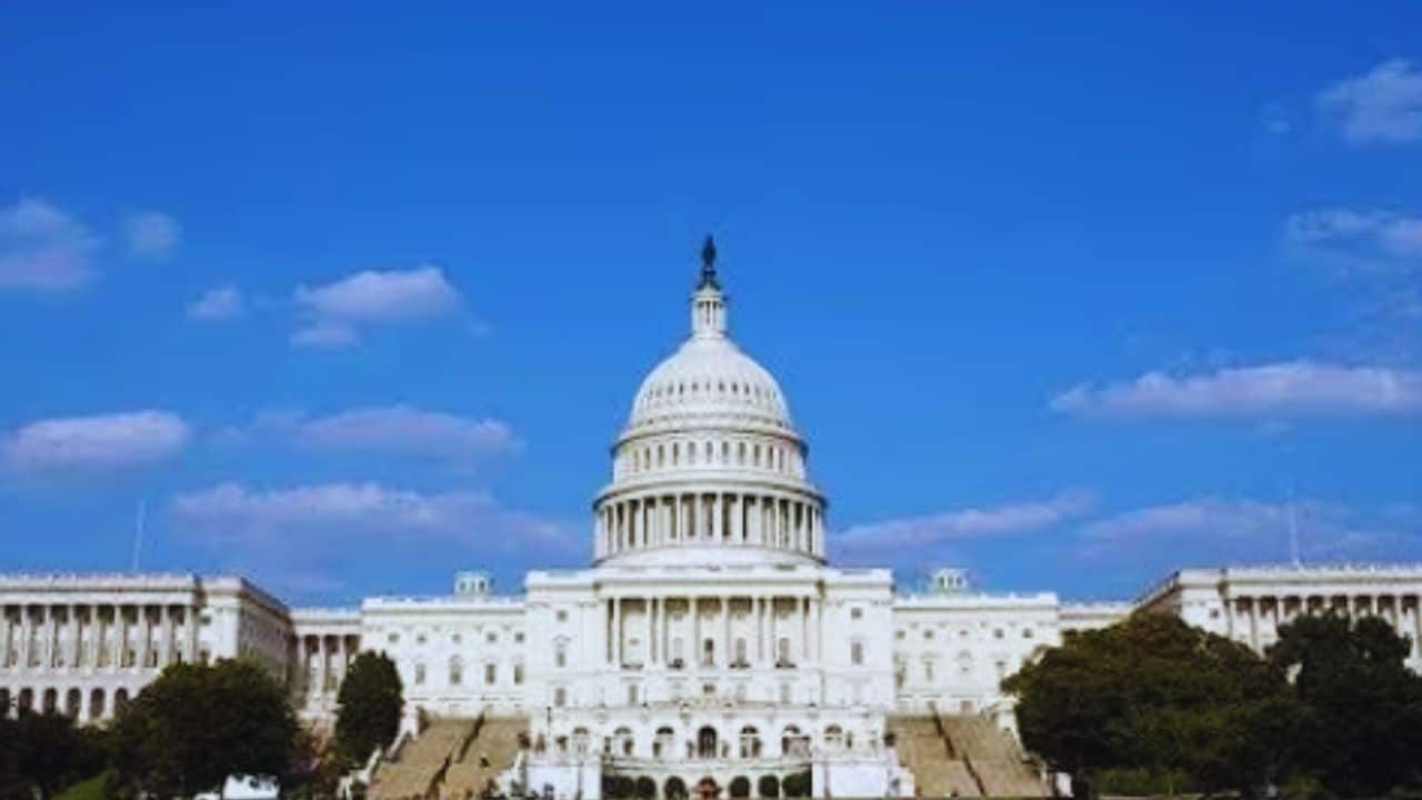 US Shutdown May Push Q4 Growth Negative, Warns White House Adviser