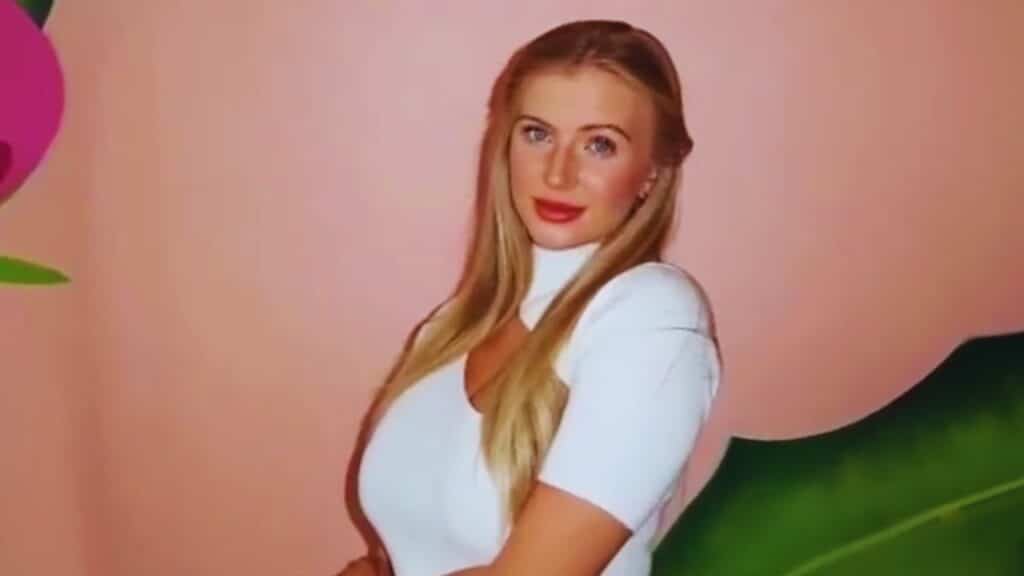 Alexis Clark Model